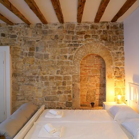 Romanic Palace Affittacamere 4*